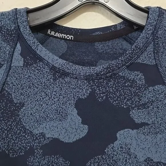 Lululemon Women’s Its Rulu Run Long Sleeve Shirt Camo Jacquard True Navy Size 8 - Picture 2 of 8